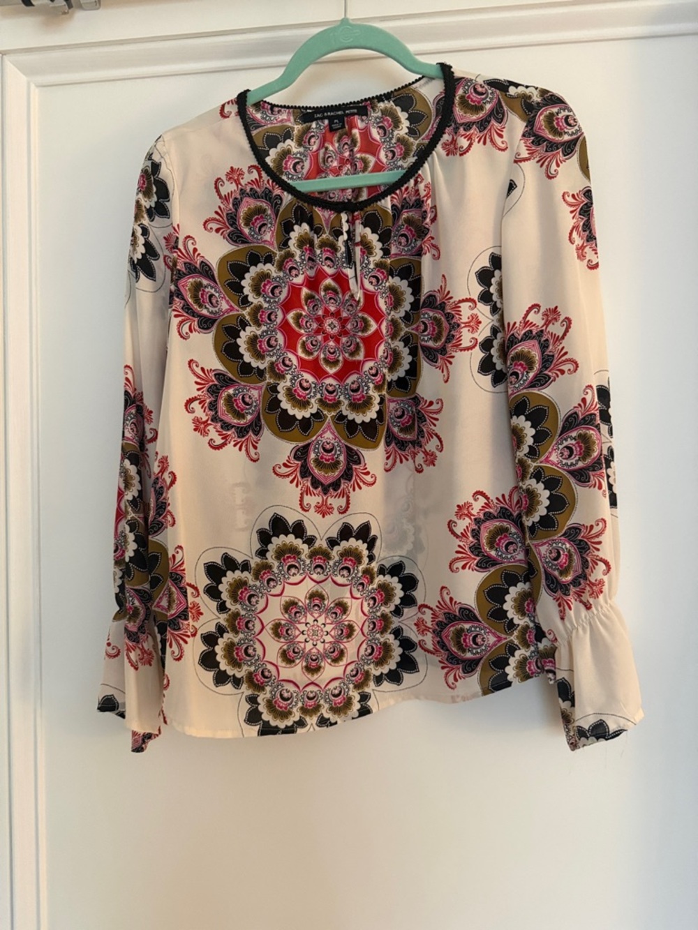 Zac & Rachel Floral Medallion Blouse - Cream/Pink